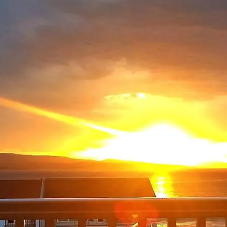 Mit Terrasse Und Herrlichem Ausblick In Strandnaehe Baska Voda